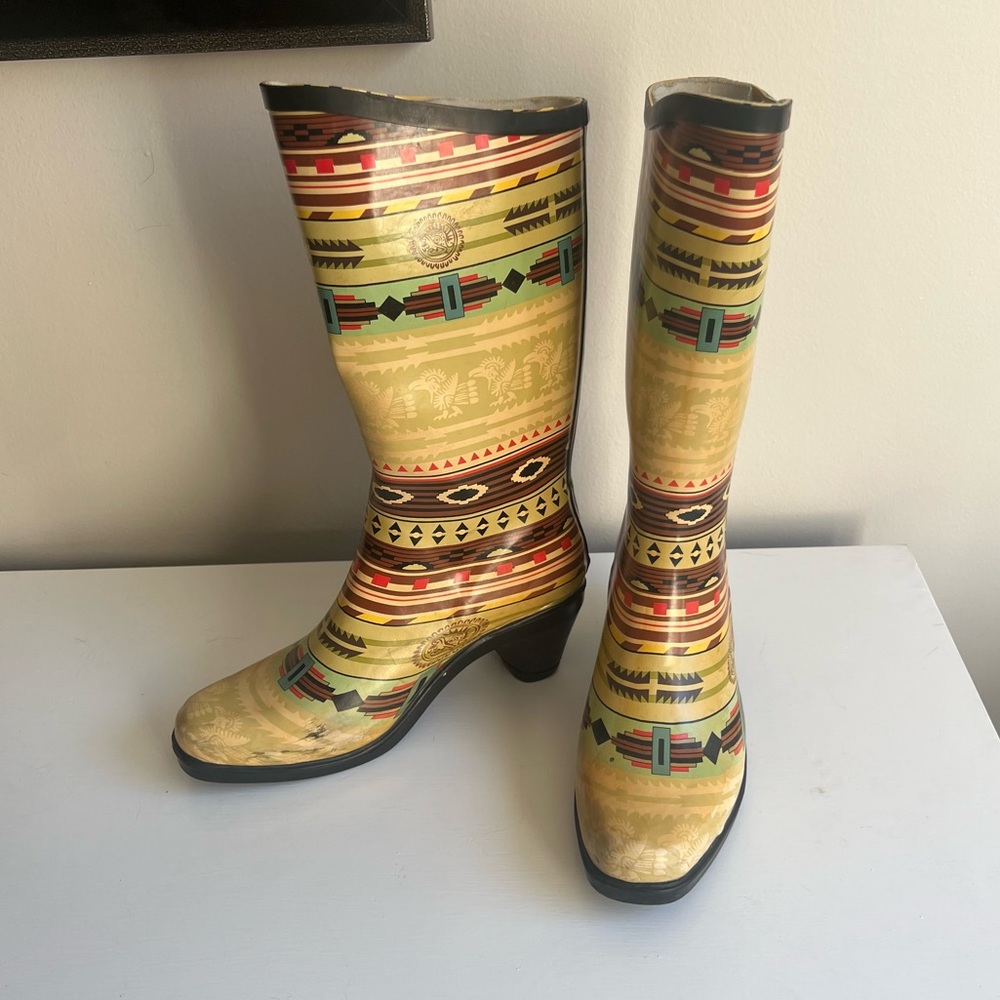 Aztec Heeled Rain boots Sz 8